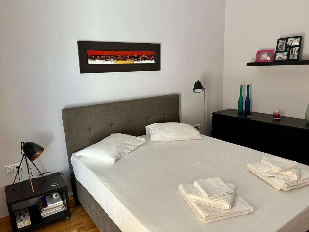 Central Kalamata Cozy Apartment エクステリア 写真